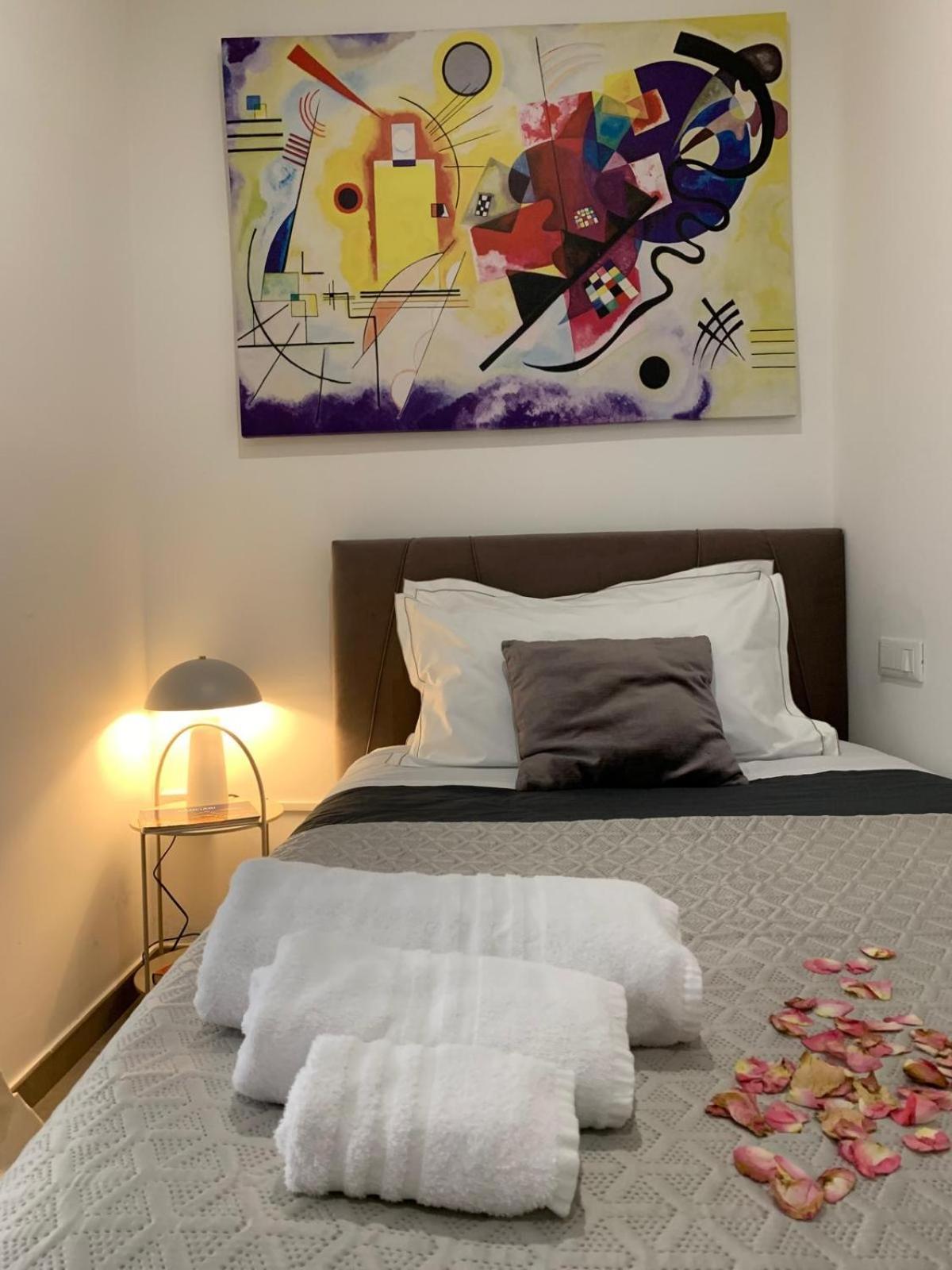Suitesgaribaldi Cagliari Luaran gambar