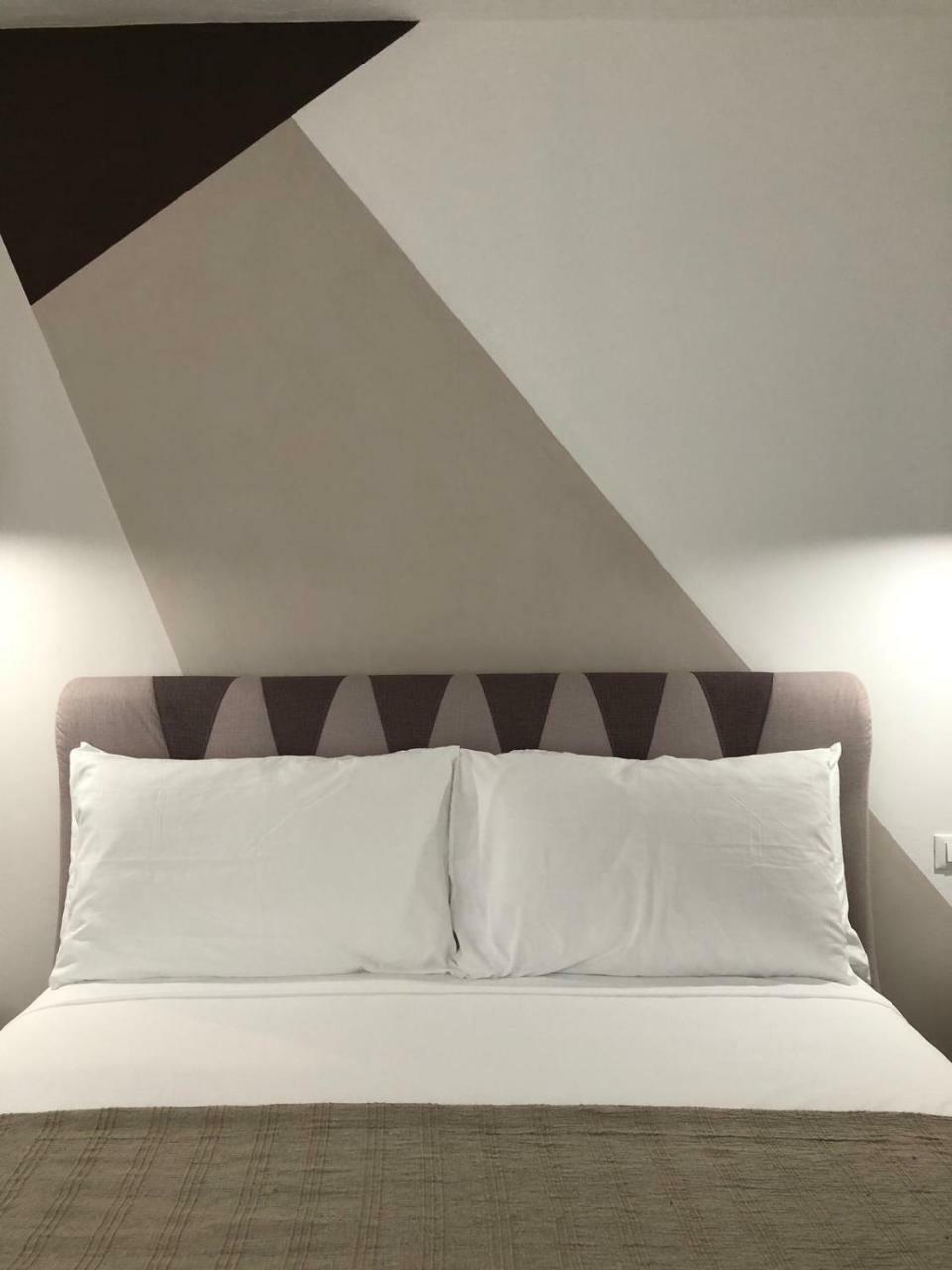 Suitesgaribaldi Cagliari Luaran gambar
