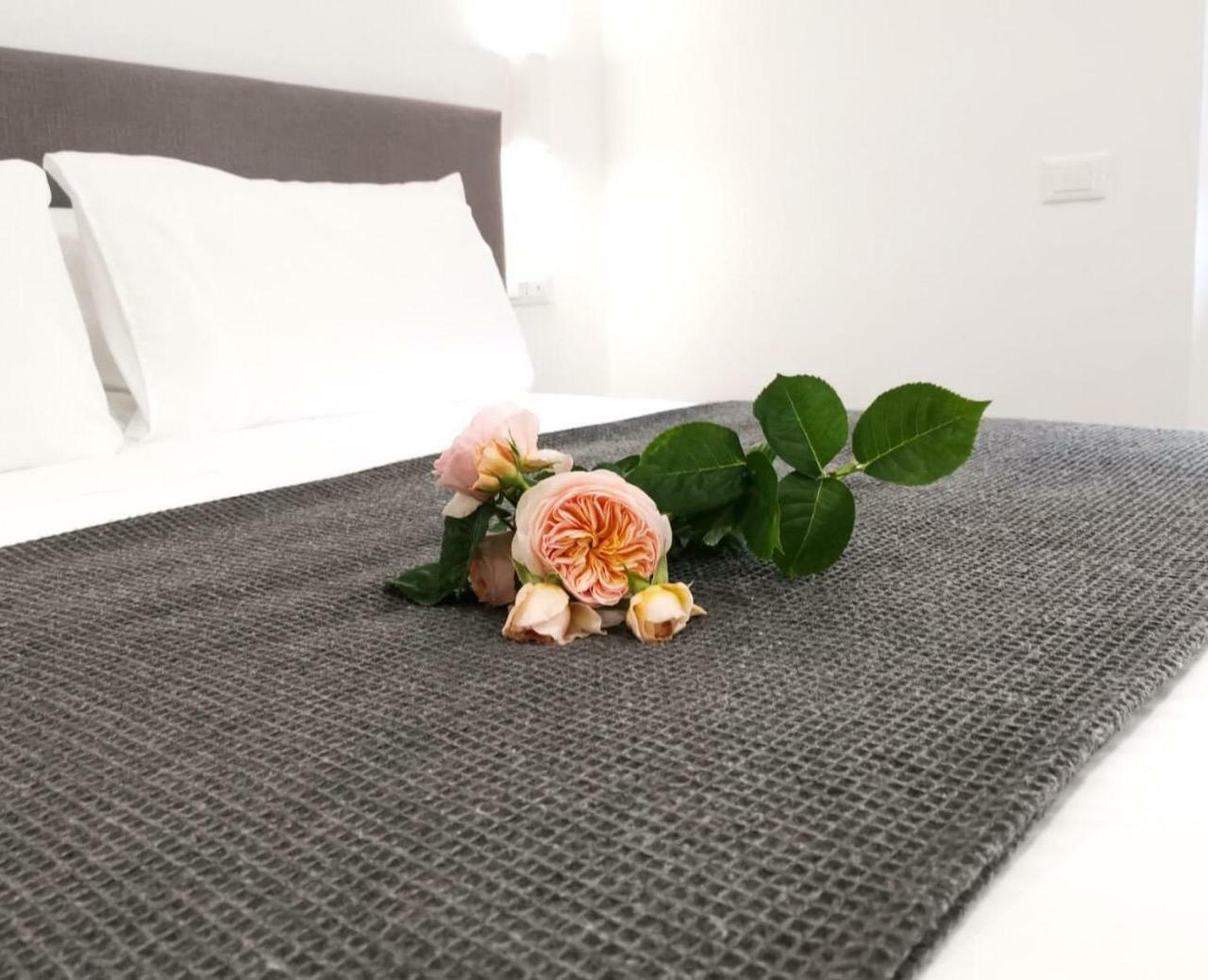 Suitesgaribaldi Cagliari Luaran gambar