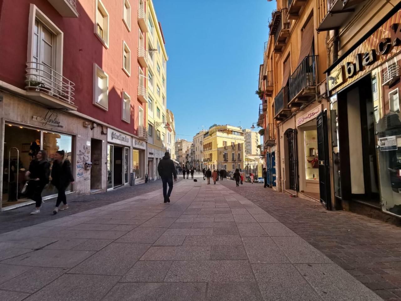 Suitesgaribaldi Cagliari Luaran gambar