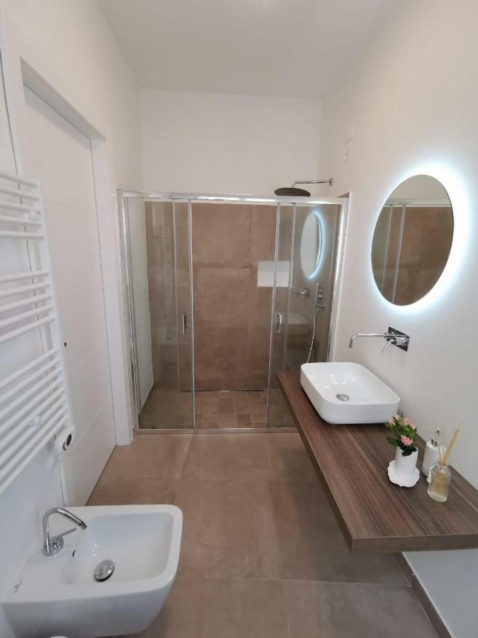 Suitesgaribaldi Cagliari Luaran gambar