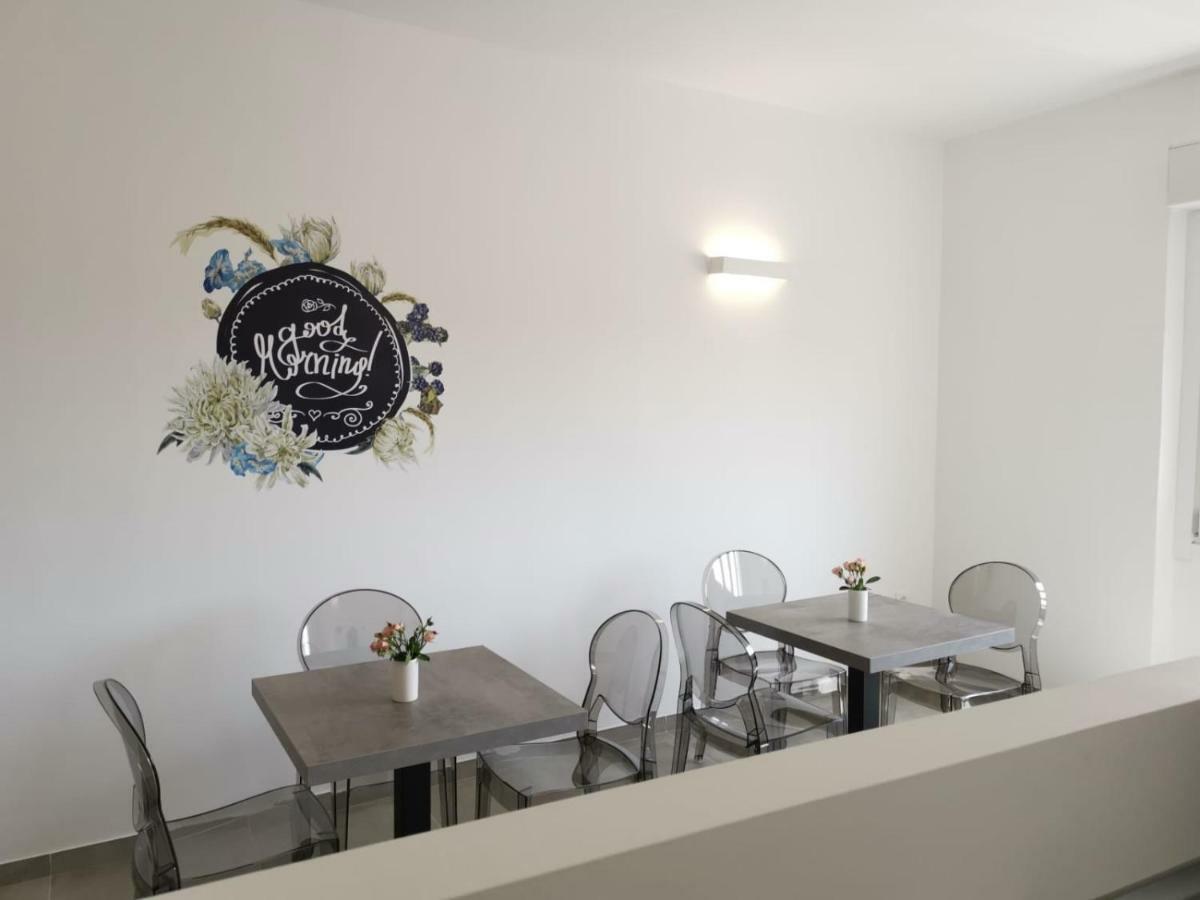 Suitesgaribaldi Cagliari Luaran gambar