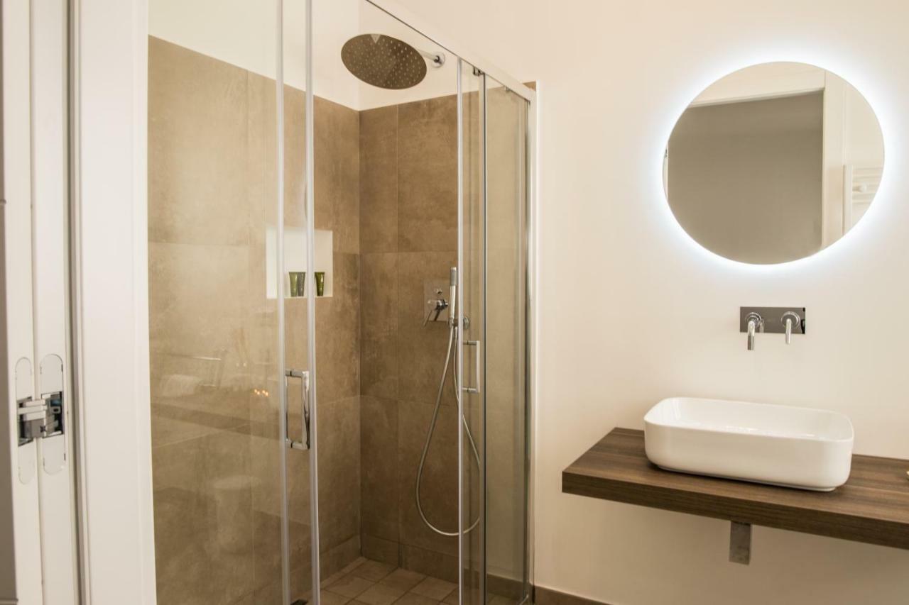 Suitesgaribaldi Cagliari Luaran gambar